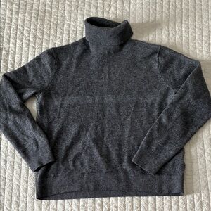 Uniqlo cashmere Turtleneck Sweater